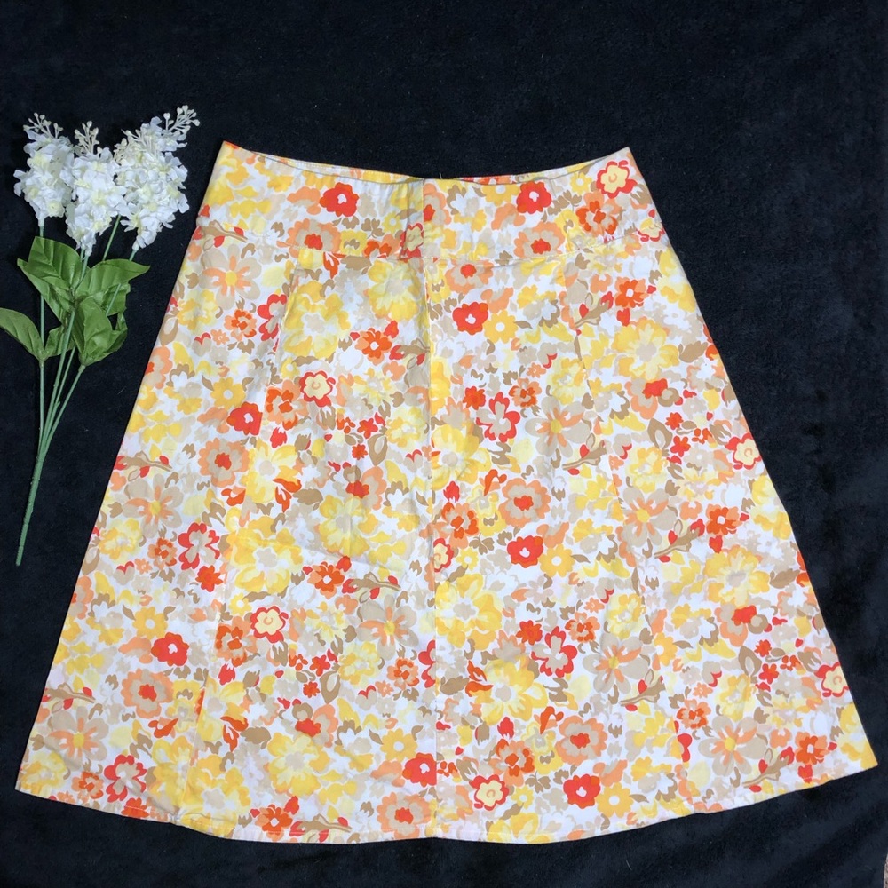 Retro floral, Super cute skirt 🌸🌼